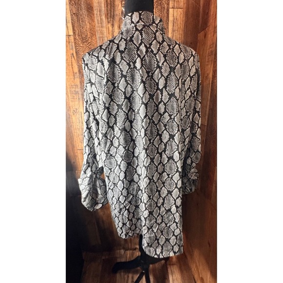 Michael Kors Animal Print Blouse Top,‎ Black and White, Long Sleeve, XL - Picture 2 of 4